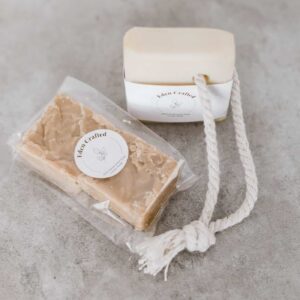 Savon au jasmin bleu